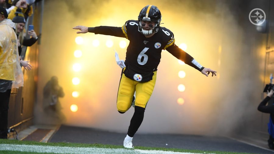 Devlin+Hodges+comes+out+of+the+tunnel+before+a+Steelers+home+game+at+Heinz+Field+%7C+Photo+Credit%3A+steelers.com